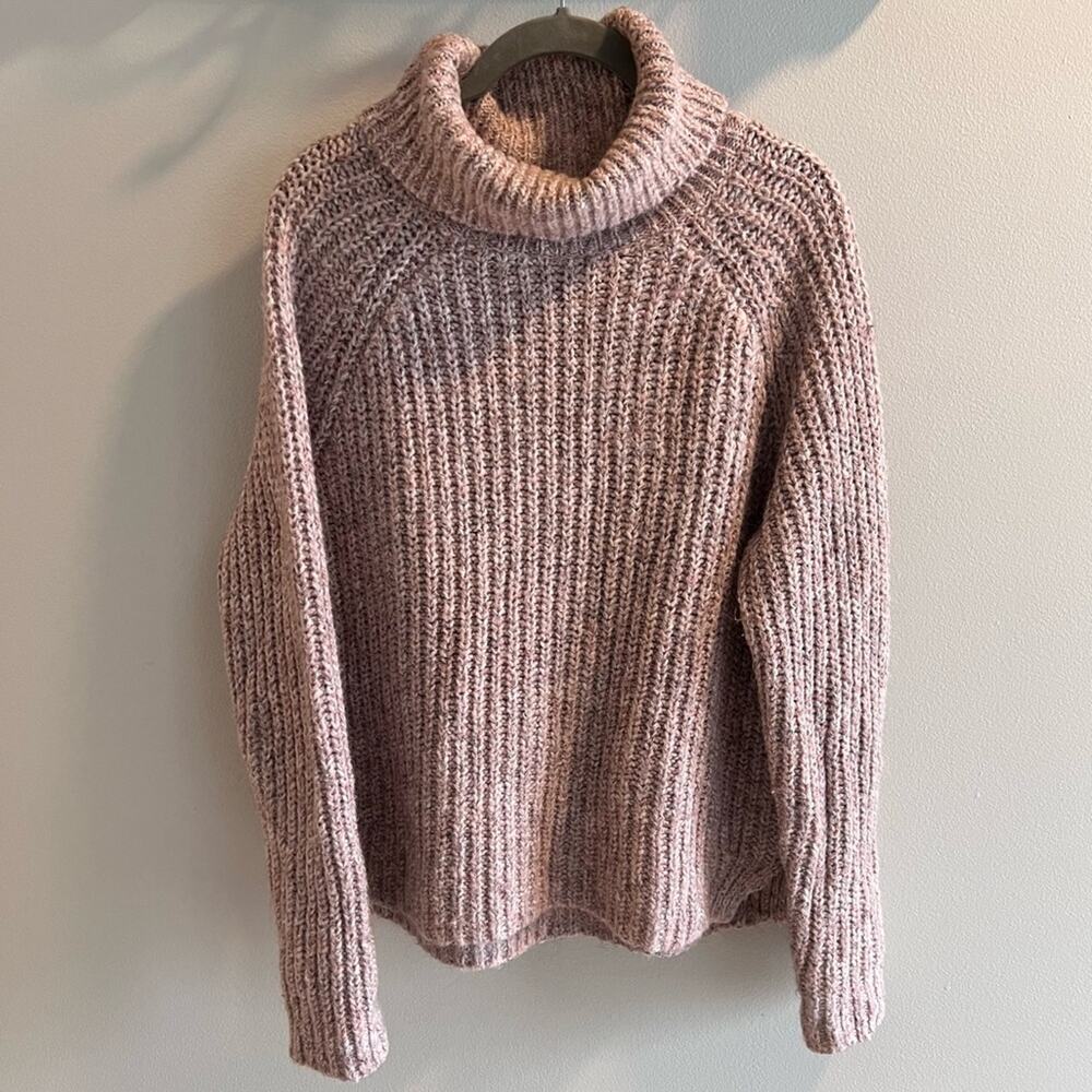 Abercrombie & Fitch Light Mauve Pink Sweater Size M